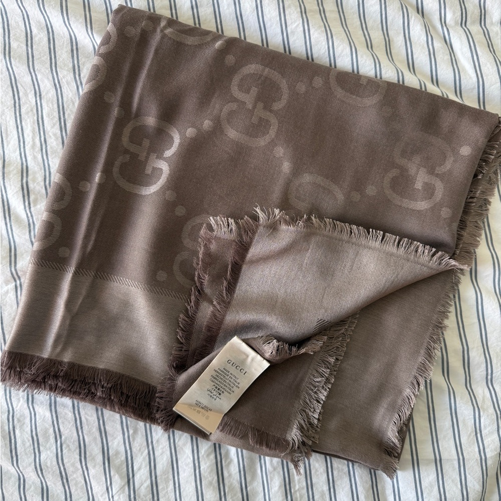 NW Gucci silk wool shawl